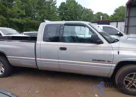 1999 Dodge Ram 1500 St из США, поврежденный, VIN 3B7HC13Y4XG218031